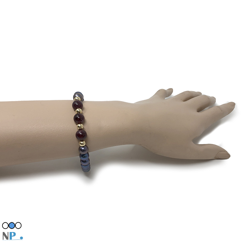 Bracelet de perles noires et Pierres fines (Perles d'eau douce et pierres Grenat rouge) 